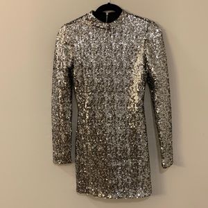 Excellent condition. Like new! Very nice dress! Only worn once.